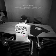 画像2: ユニバーサルオーバーオール プロフェッショナル メンズ 半袖 Tシャツ UNIVERSAL OVERALL コットン プリント UO2513001 (2)